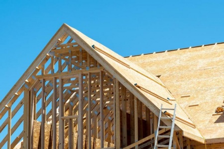 Sur&eacute;l&eacute;vation de maison &agrave; Tr&eacute;voux, tout savoir avant de se lancer